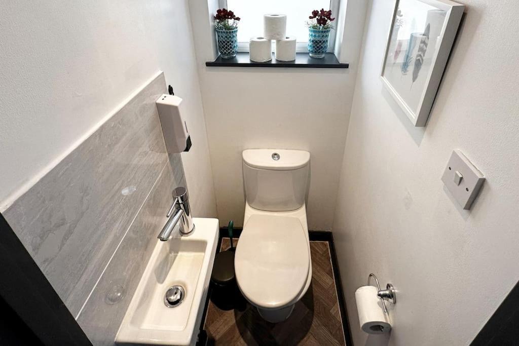 Green Haven Villa - 4Br Spacious House With Hot Tub, Ample Parking, Air Condition, Wifi, Netflix, Patio & Garden Кидлингтон Экстерьер фото