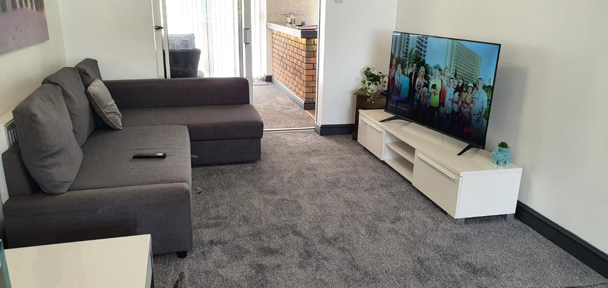 Green Haven Villa - 4Br Spacious House With Hot Tub, Ample Parking, Air Condition, Wifi, Netflix, Patio & Garden Кидлингтон Экстерьер фото